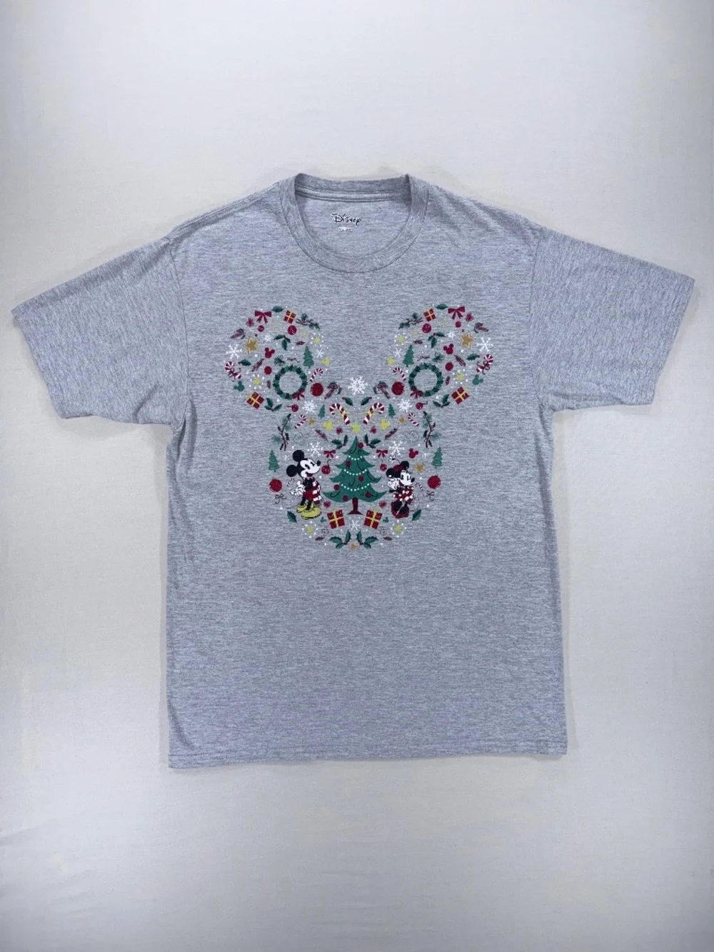 Disney Juniors Mickey & Friends Christmas Silhouette Graphic Tee L